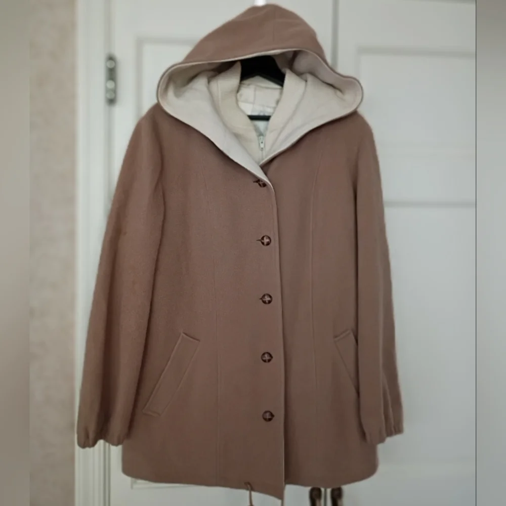 Elegant Tan Hooded Trench Coat 100% Wool Coat Pit To Pit 23".No Size Tag - Picture 4 of 14